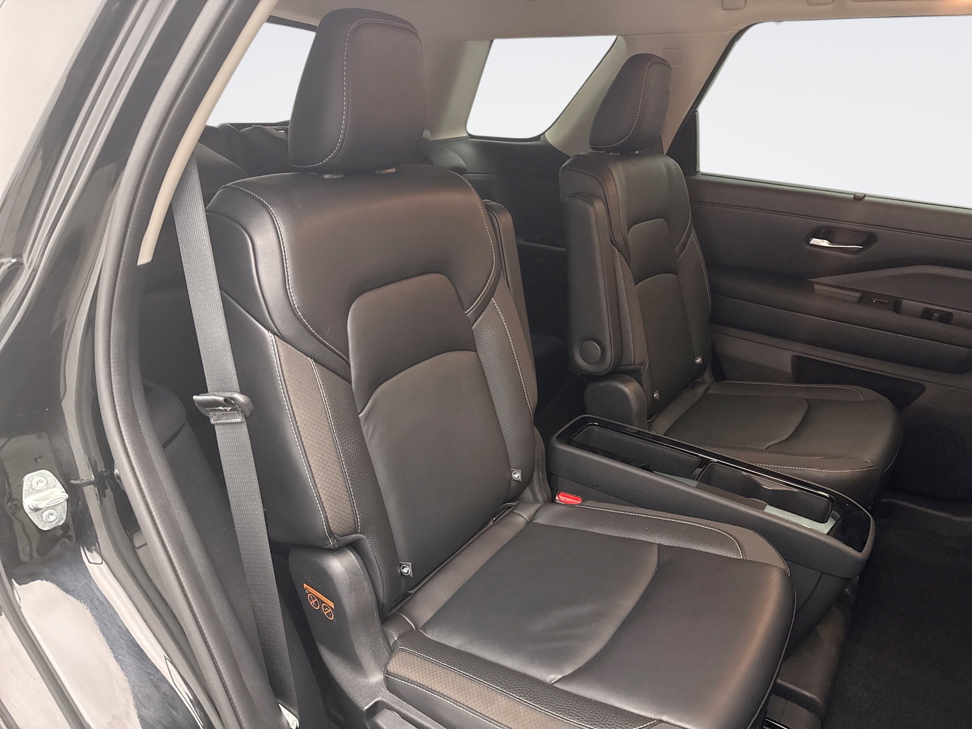 Used 2023 Nissan Pathfinder SL w/ SL Premium Package AWD/4WD image 18