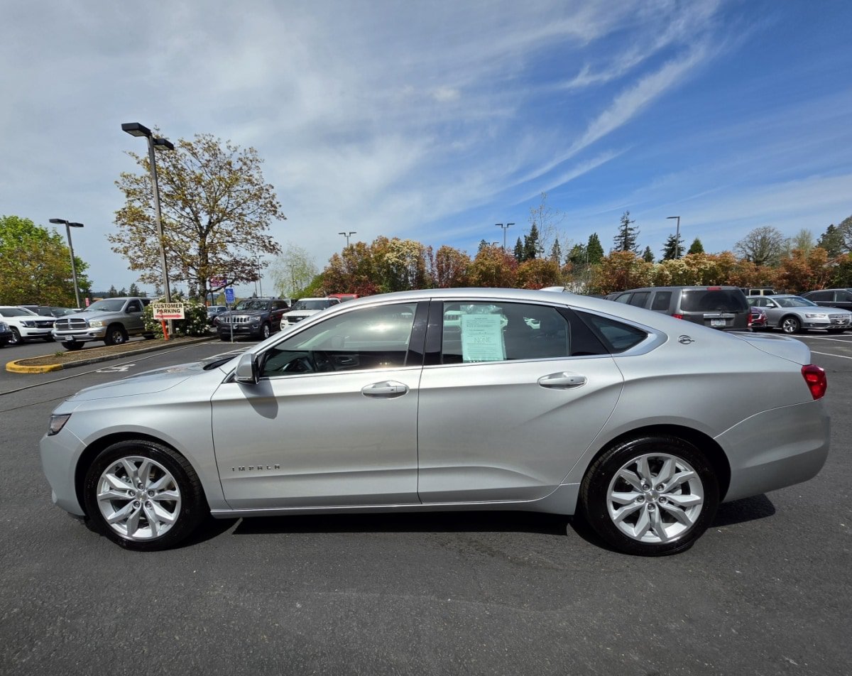 Used 2018 Chevrolet Impala LT FWD image 3