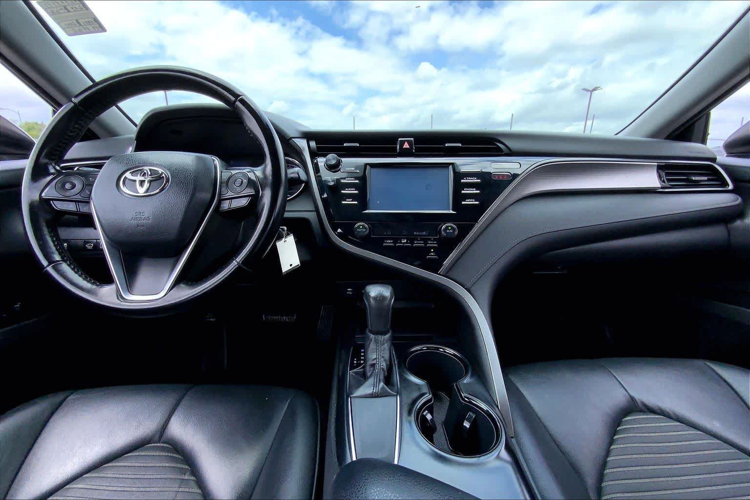 Used 2019 Toyota Camry SE FWD image 15