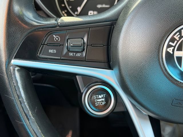 Used 2019 Alfa Romeo Giulia RWD image 12