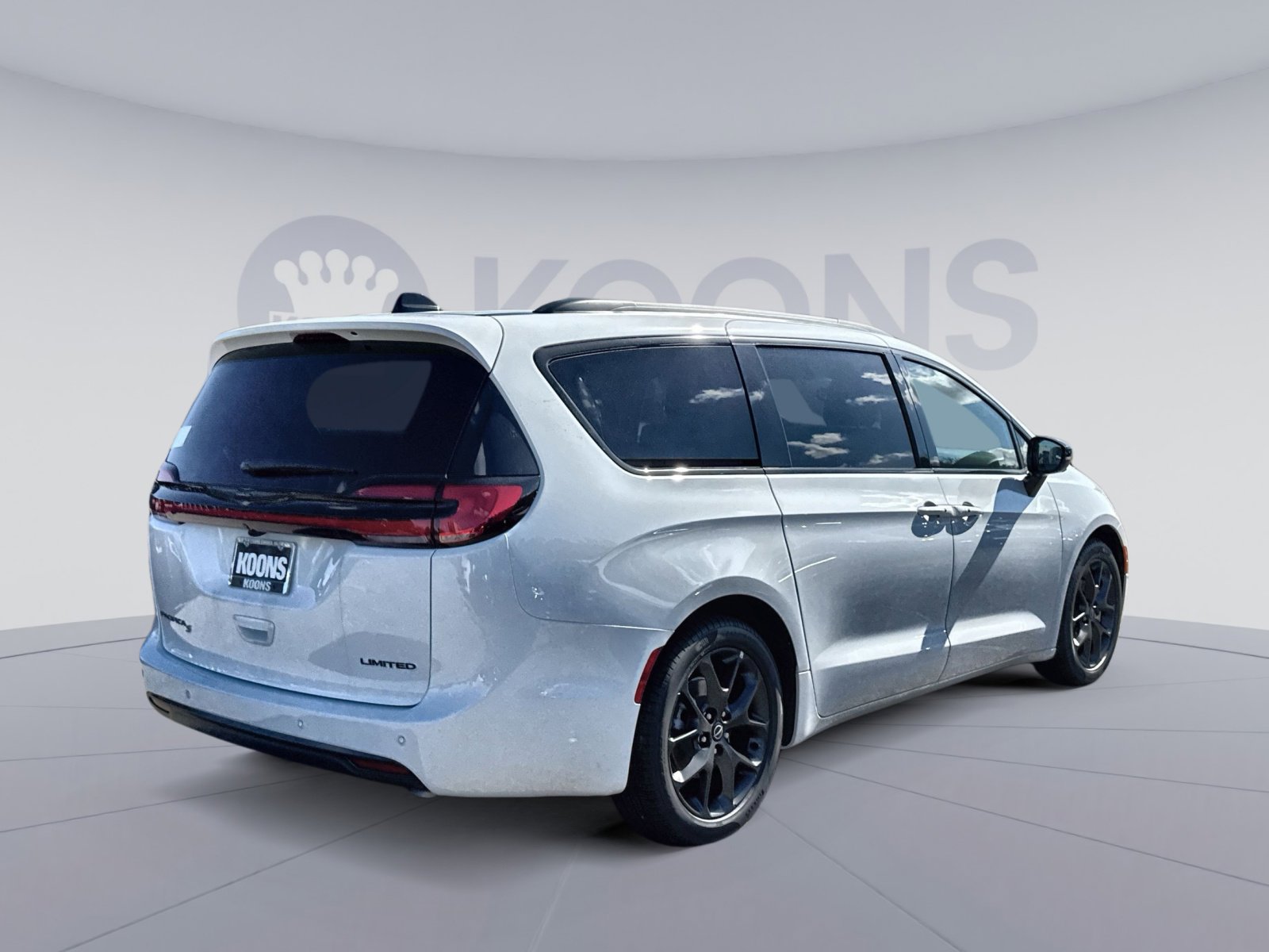 New 2026 Chrysler Pacifica Limited w/ S Appearance Package FWD image 7