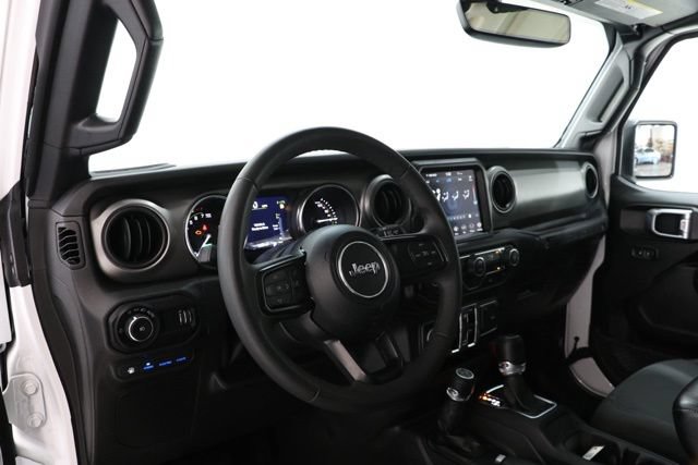 Used 2023 Jeep Wrangler Unlimited w/ 8.4" Radio Group AWD/4WD image 18