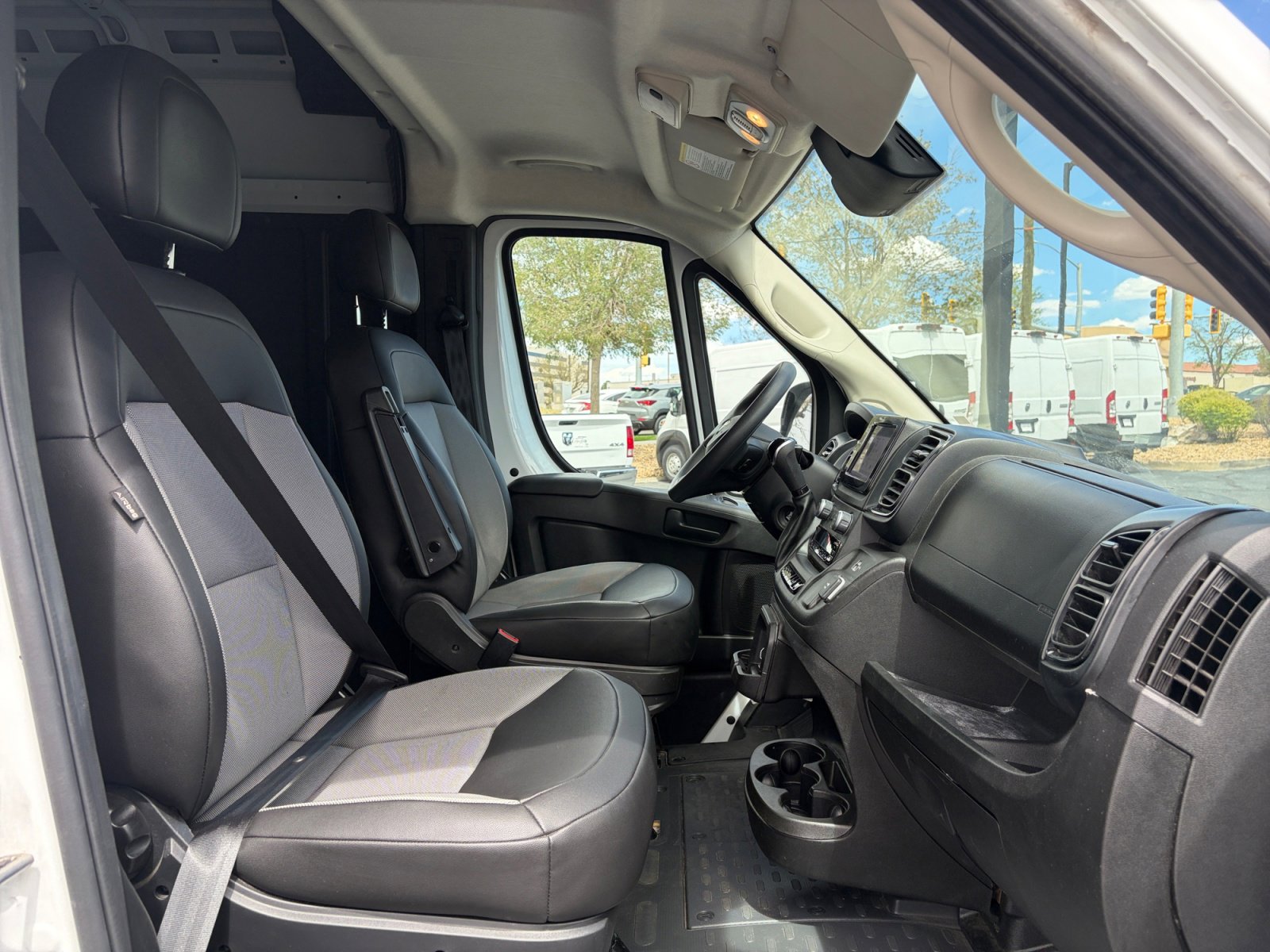 Used 2025 RAM ProMaster 2500 w/ Convenience Group FWD image 33