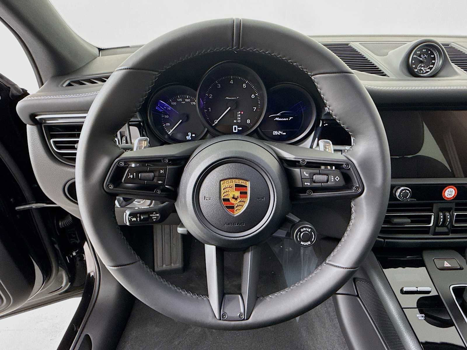 New 2026 Porsche Macan Turbo image 15