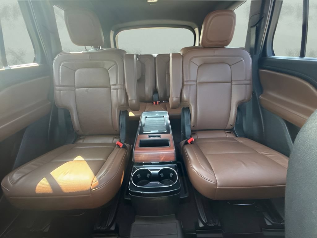 Used 2021 Lincoln Aviator Grand Touring w/ Equipment Group 302A AWD/4WD image 11
