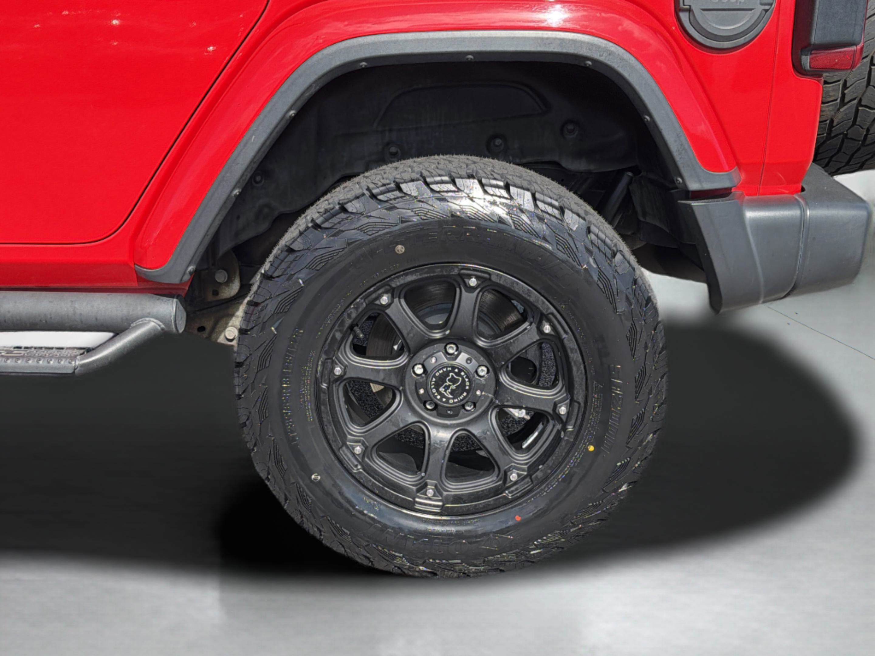 Used 2018 Jeep Wrangler Unlimited Sahara w/ Cold Weather Group image 24