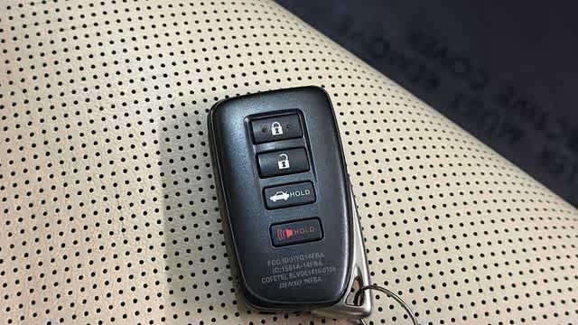Used 2016 Lexus ES 350 w/ Luxury Package w/Wood Trim FWD image 36