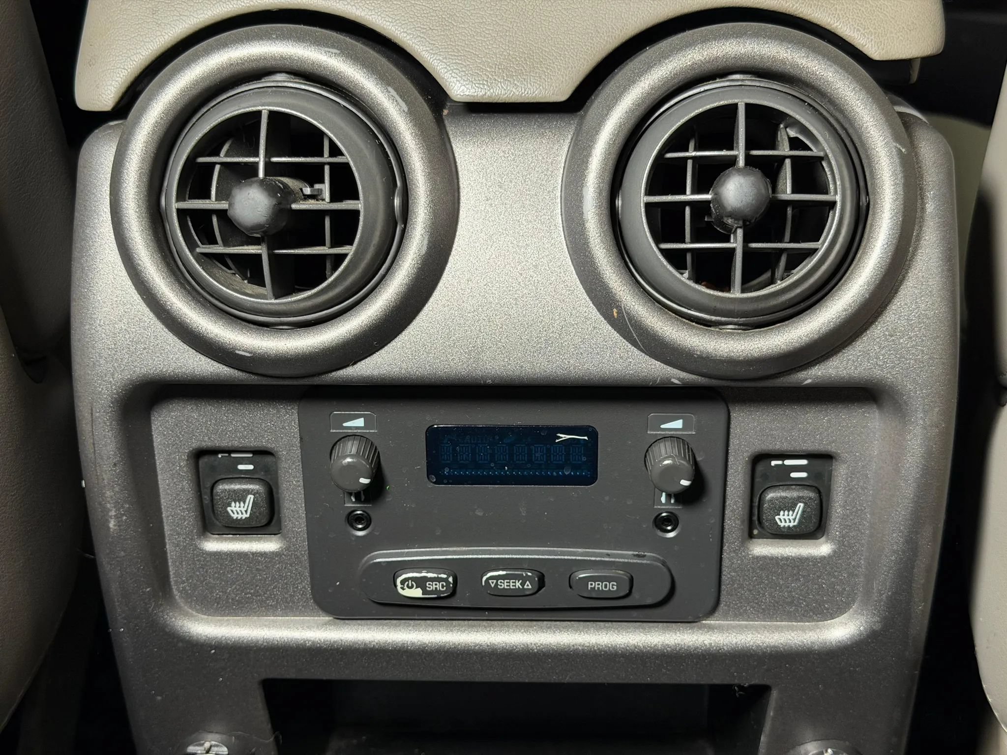 Used 2004 HUMMER H2 w/ Preferred Equipment Group AWD/4WD image 36