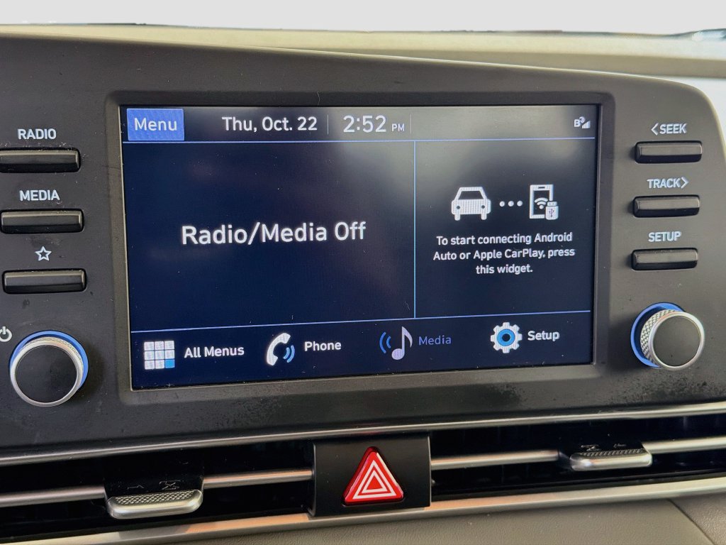 Used 2022 Hyundai Elantra SEL w/ Preferred Accessory Package FWD image 15