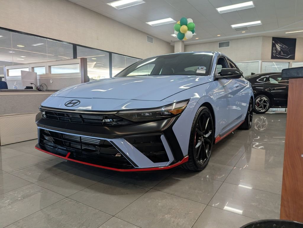 Certified 2025 Hyundai Elantra N Base image 3