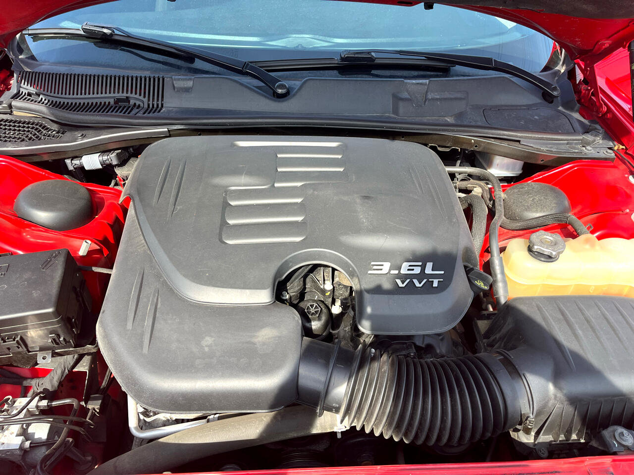 Used 2019 Dodge Challenger SXT image 19