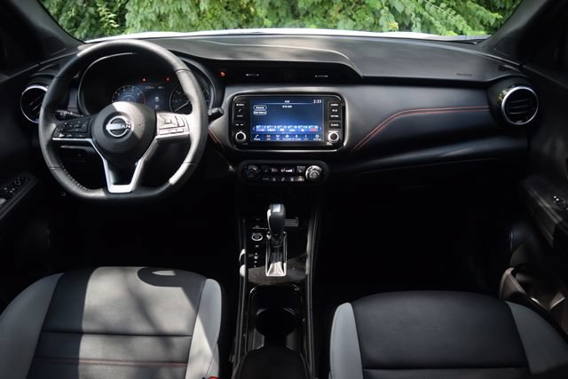 Used 2024 Nissan Kicks SR w/ SR Premium Package FWD image 8
