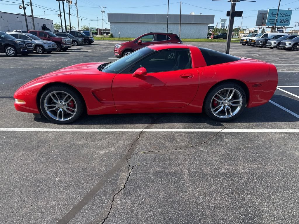 Used 2004 Chevrolet Corvette Coupe w/ Preferred Equipment Group RWD image 2