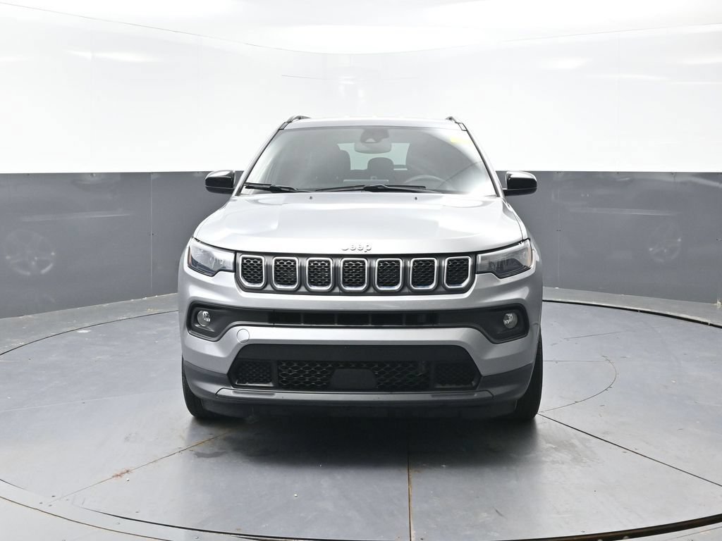 Used 2024 Jeep Compass Latitude AWD/4WD image 7