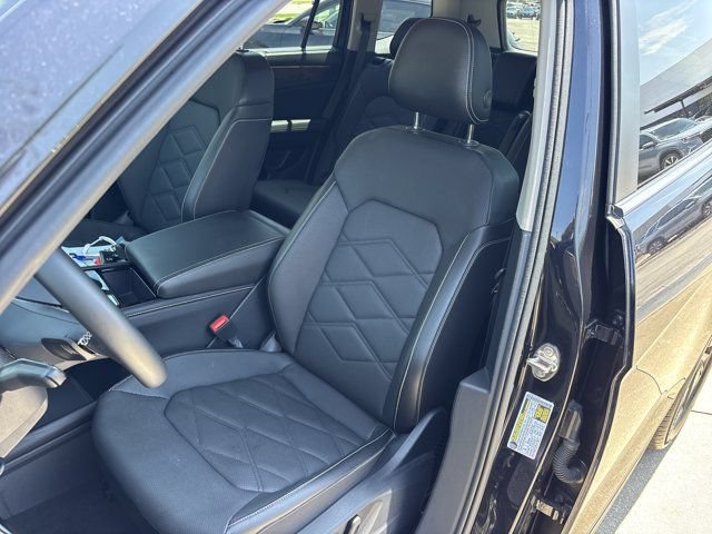 Used 2024 Volkswagen Atlas SE FWD image 22