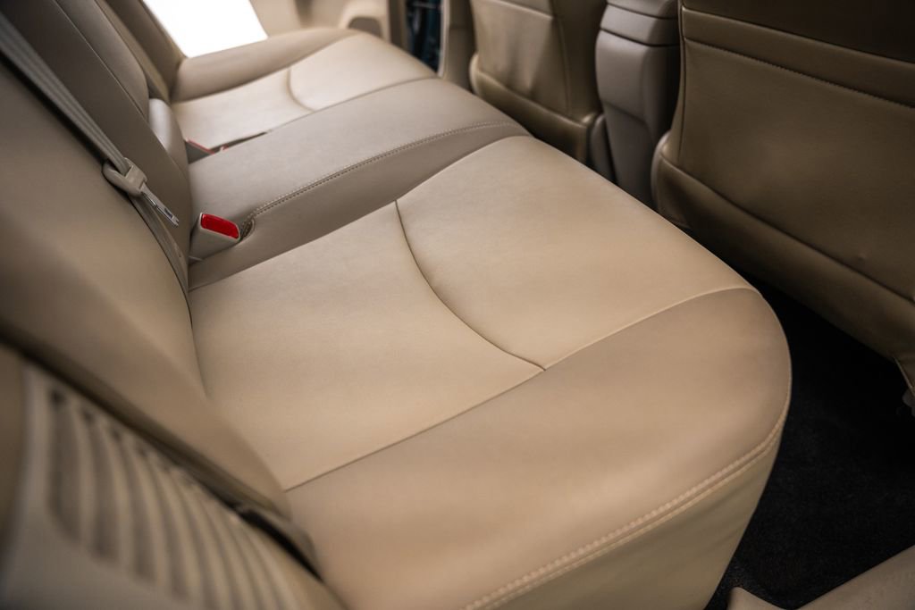 Used 2015 Toyota Prius Five FWD image 31