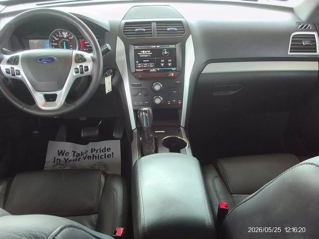 Used 2015 Ford Explorer XLT w/ Equipment Group 202B AWD/4WD image 6