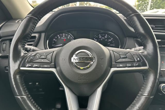 Used 2018 Nissan Rogue SV w/ Premium Package image 30