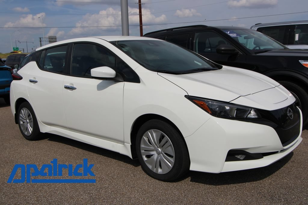 Used 2025 Nissan Leaf S FWD image 1