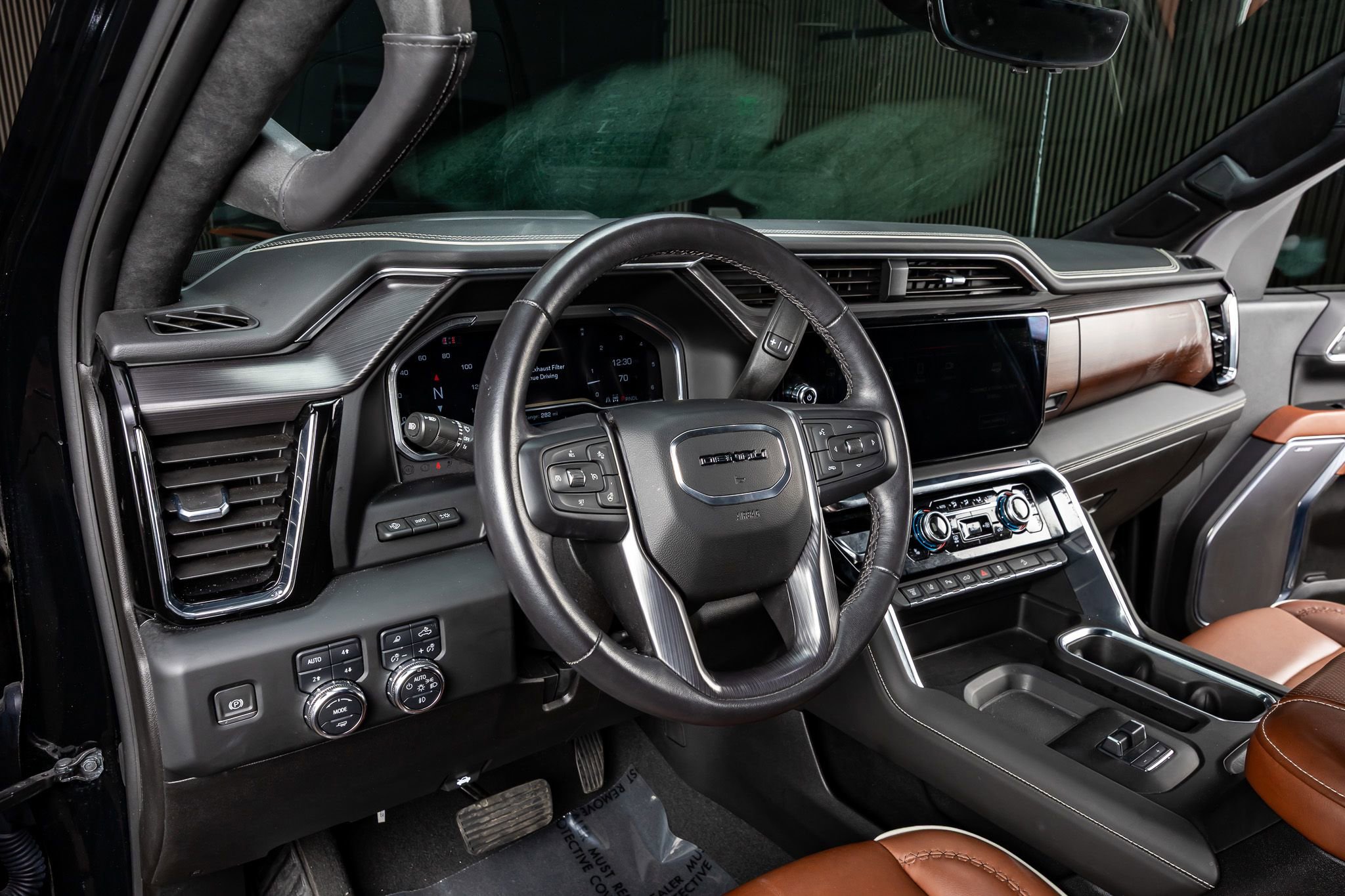 Used 2024 GMC Sierra 2500 Denali Ultimate w/ Max Trailering Package image 17