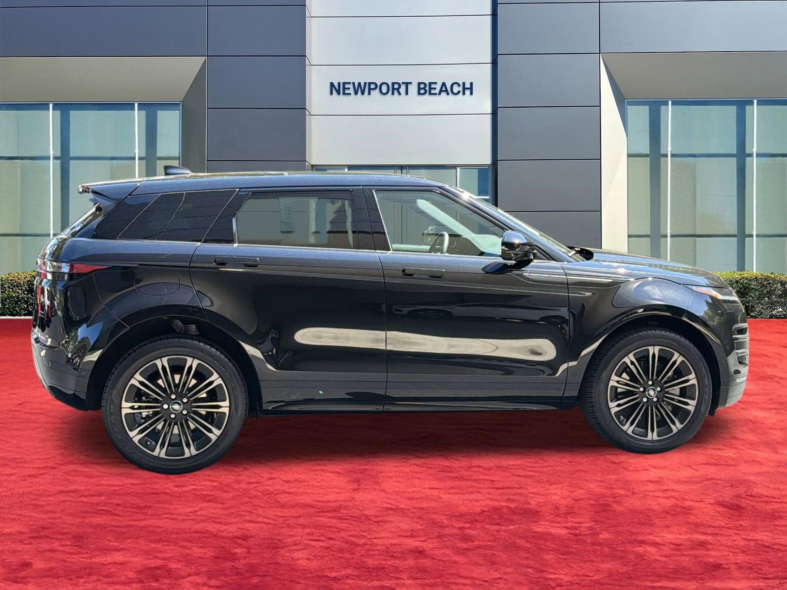 Certified 2026 Land Rover Range Rover Evoque Dynamic SE AWD/4WD image 8