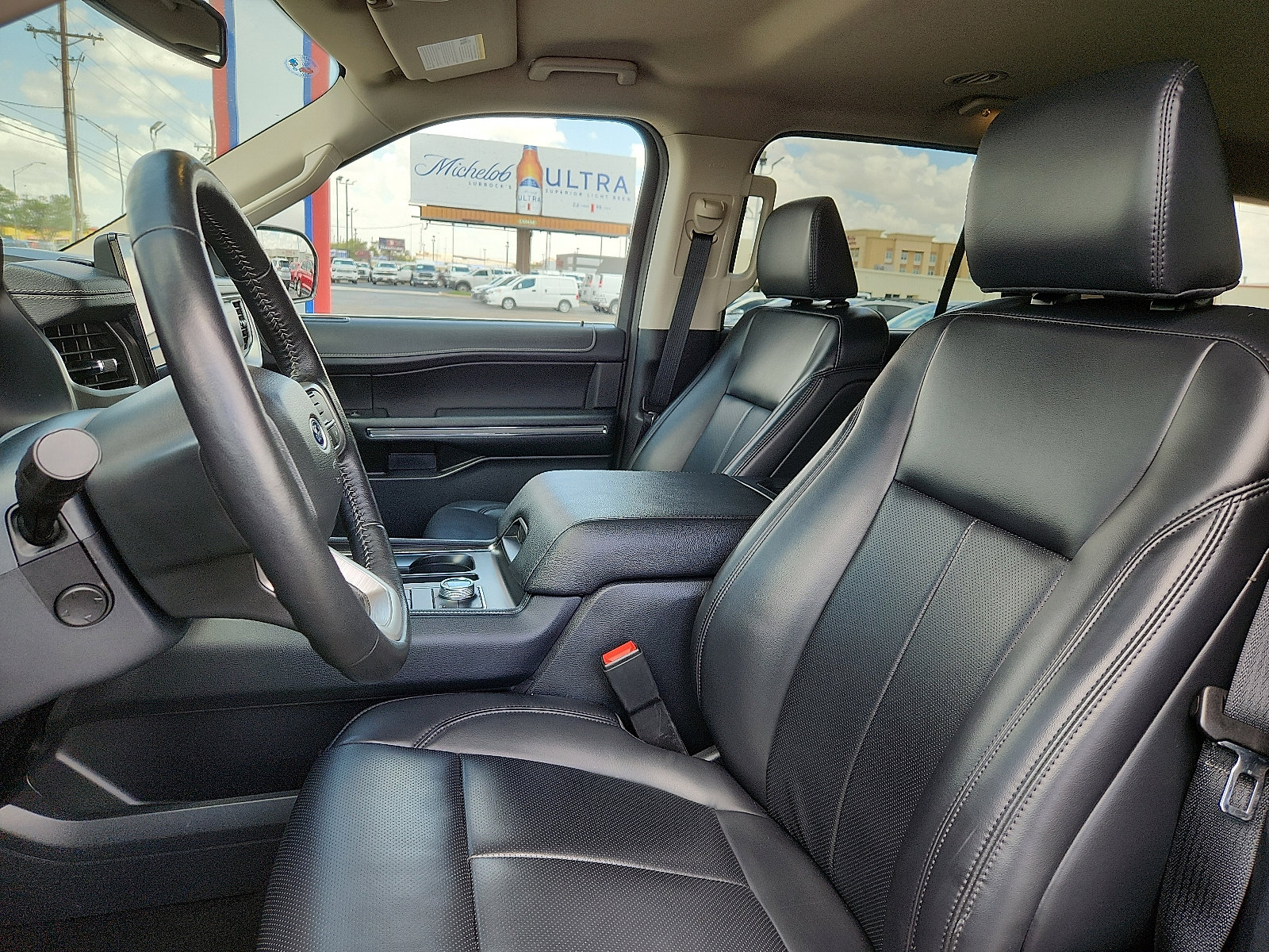 Used 2024 Ford Expedition XLT image 10