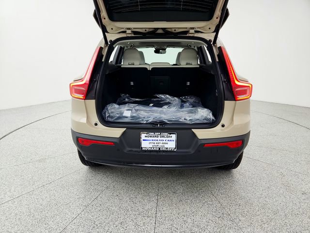 New 2026 Volvo XC40 B5 Ultra w/ Climate Package image 15
