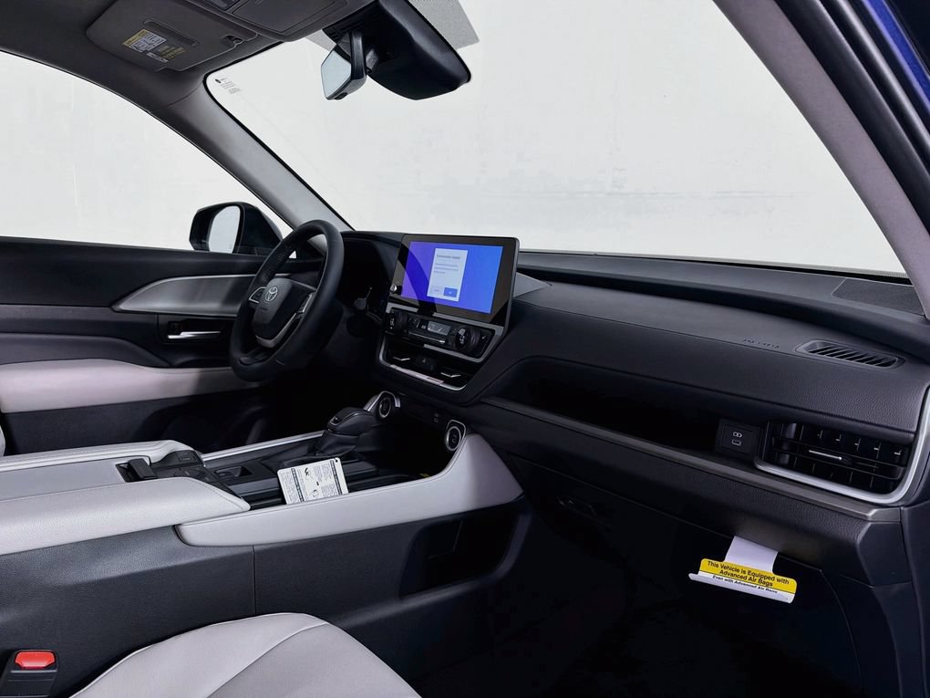New 2026 Toyota Grand Highlander FWD image 30