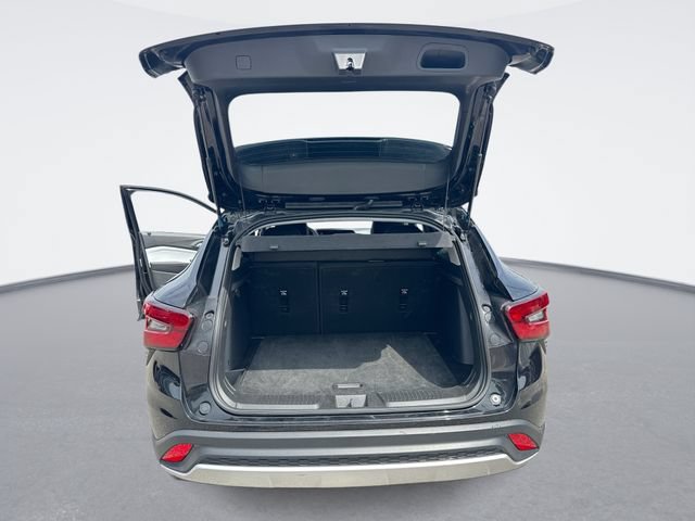 Used 2026 Chevrolet Trax LT FWD image 23