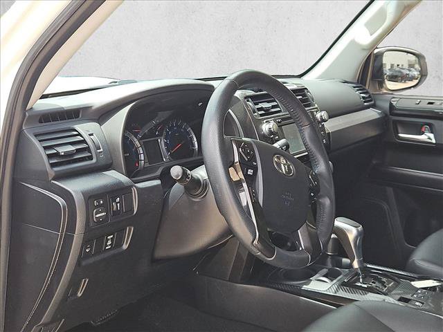 Used 2018 Toyota 4Runner TRD Off-Road Premium AWD/4WD image 10