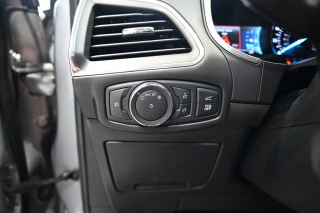 Used 2020 Ford Edge Titanium w/ Equipment Group 301A AWD/4WD image 28