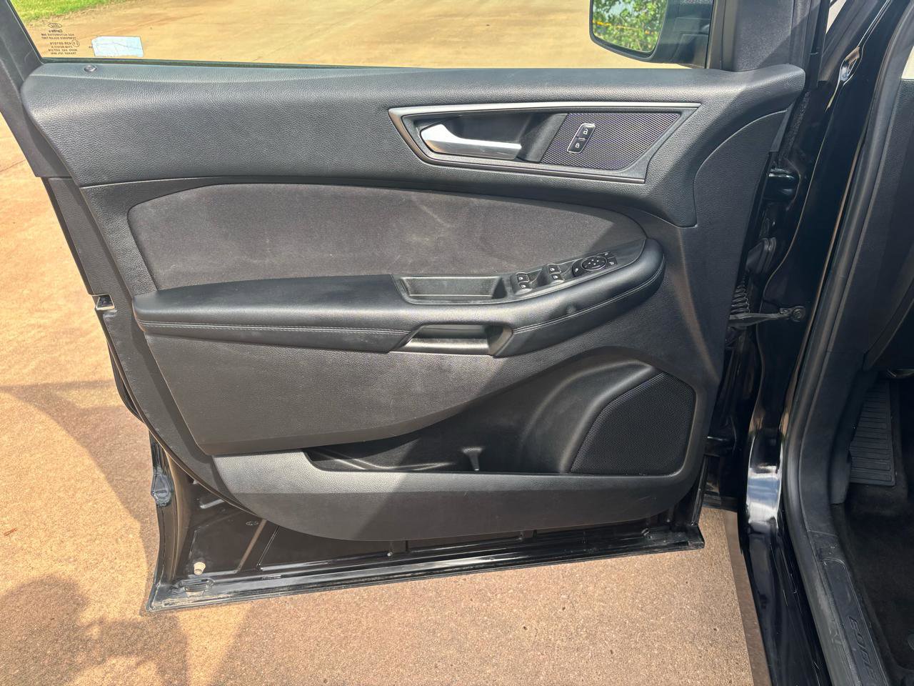 Used 2017 Ford Edge SE AWD/4WD image 12