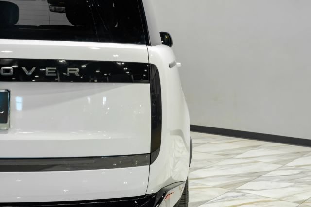 Used 2025 Land Rover Range Rover Long Wheelbase Autobiography AWD/4WD image 58