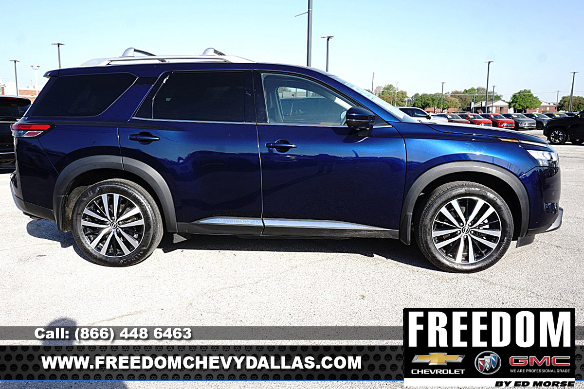 Used 2024 Nissan Pathfinder Platinum w/ Cargo Package image 41