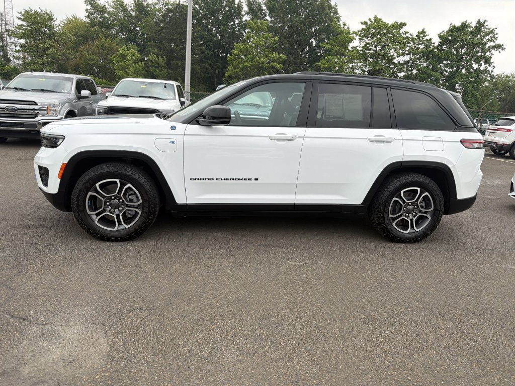 Used 2022 Jeep Grand Cherokee Trailhawk w/ Luxury Tech Group III AWD/4WD image 2