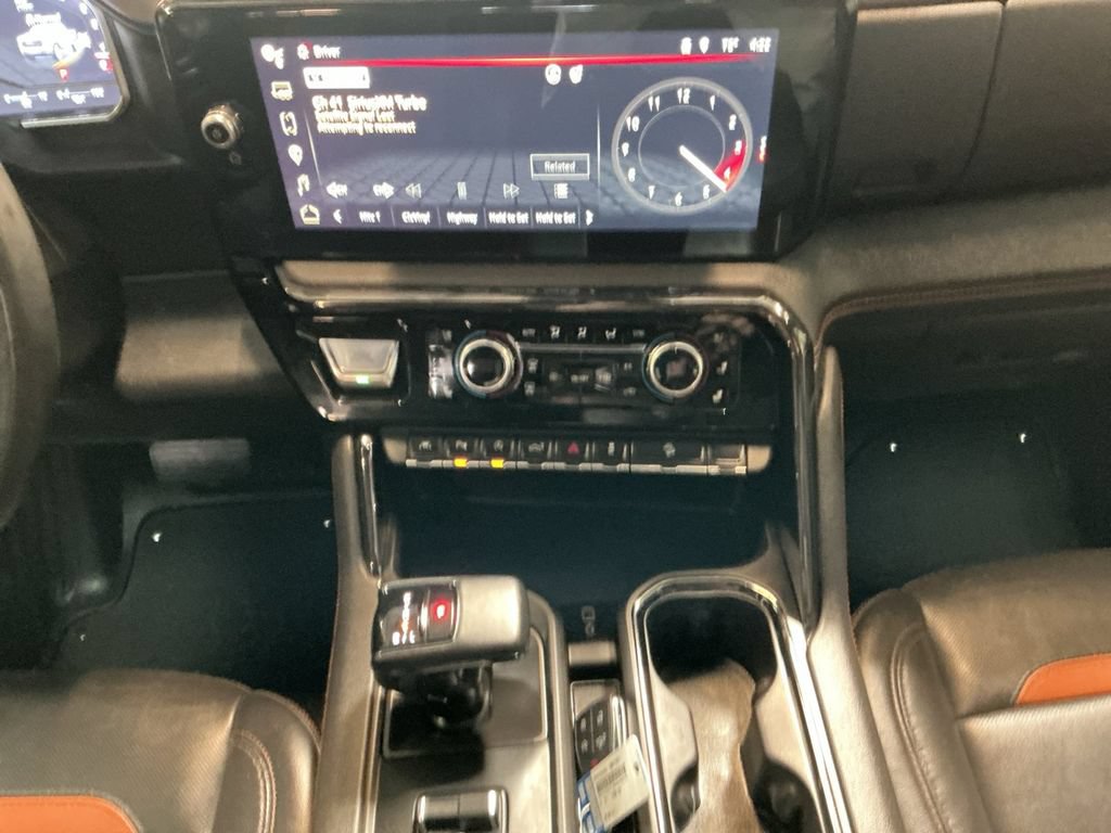 Used 2024 GMC Sierra 1500 AT4 w/ Technology Package AWD/4WD image 12
