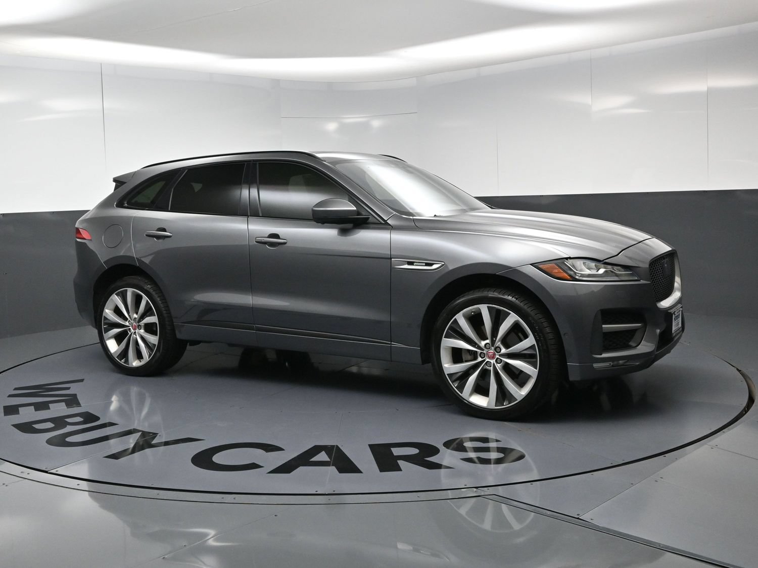 Used 2017 Jaguar F-PACE R-Sport AWD/4WD image 2