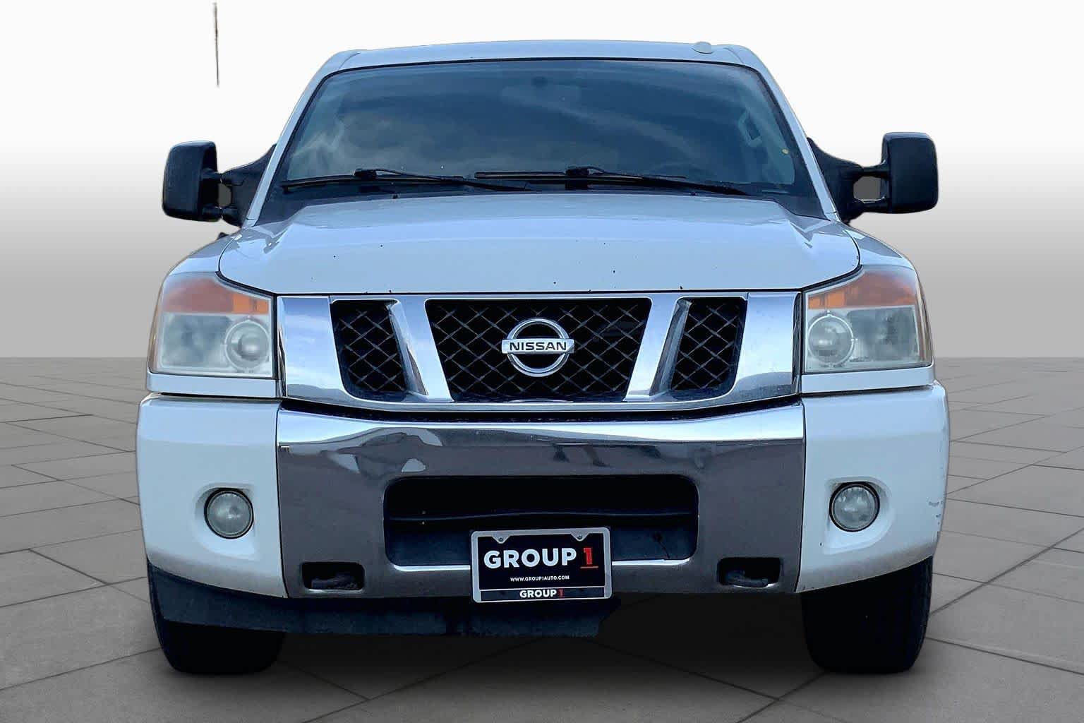 Used 2013 Nissan Titan SV w/ SV Premium Utility Pkg RWD image 3