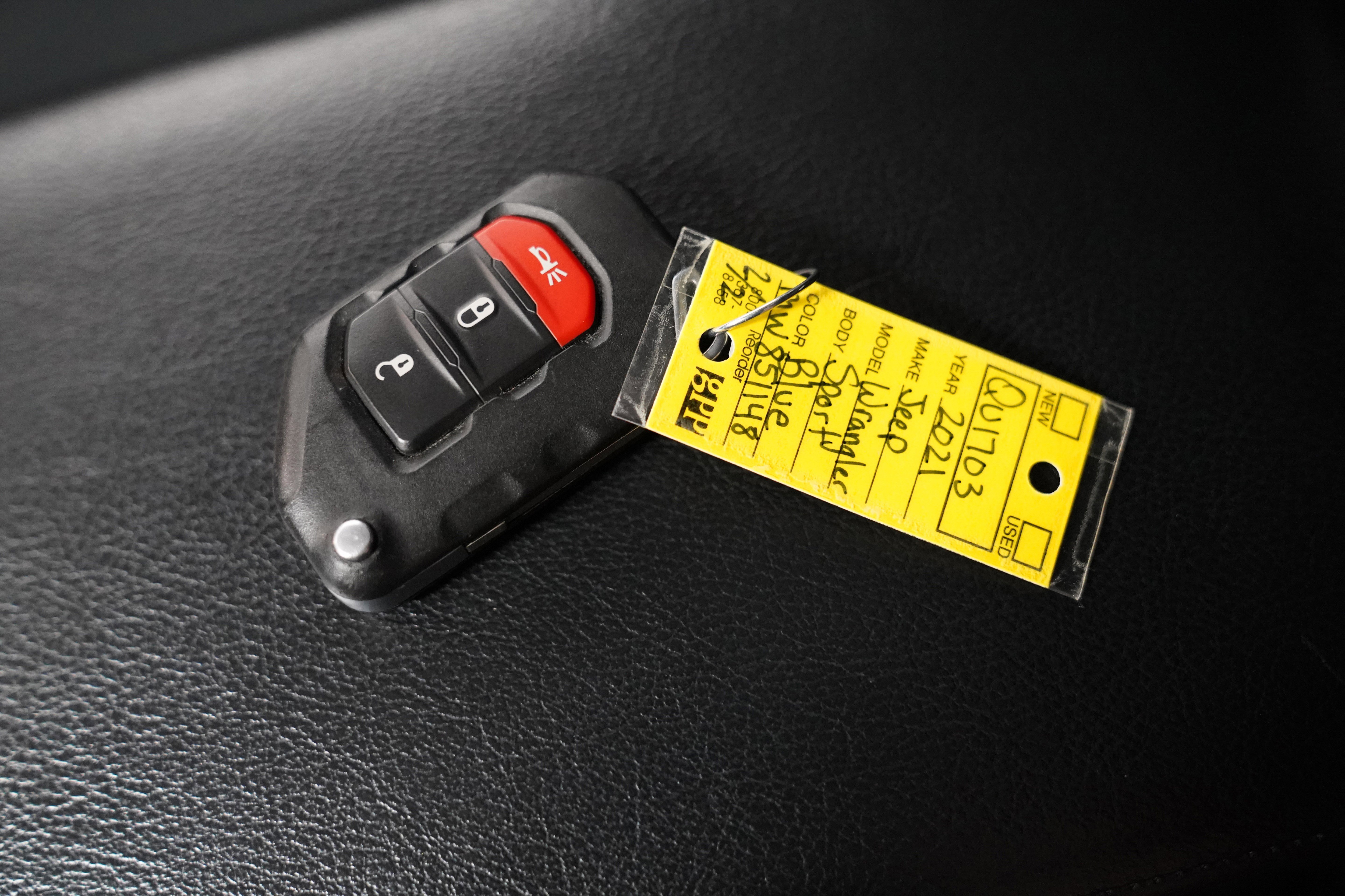 Certified 2021 Jeep Wrangler Unlimited Sport w/ Dual Top Group image 29