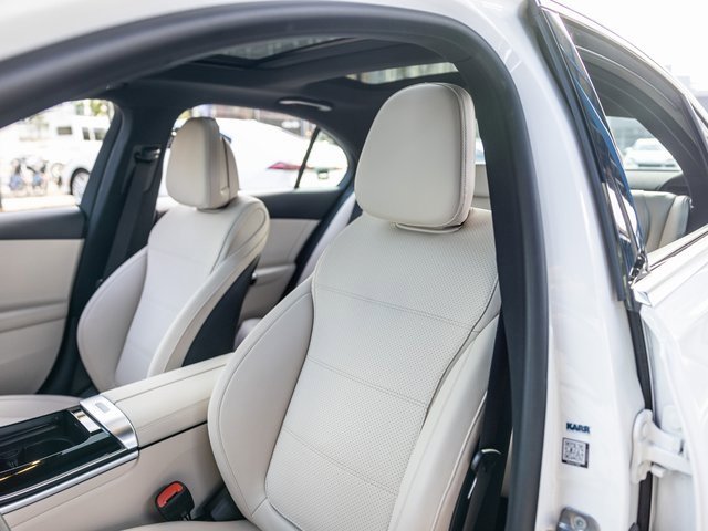 Used 2025 Mercedes-Benz C 300 C 300 image 21