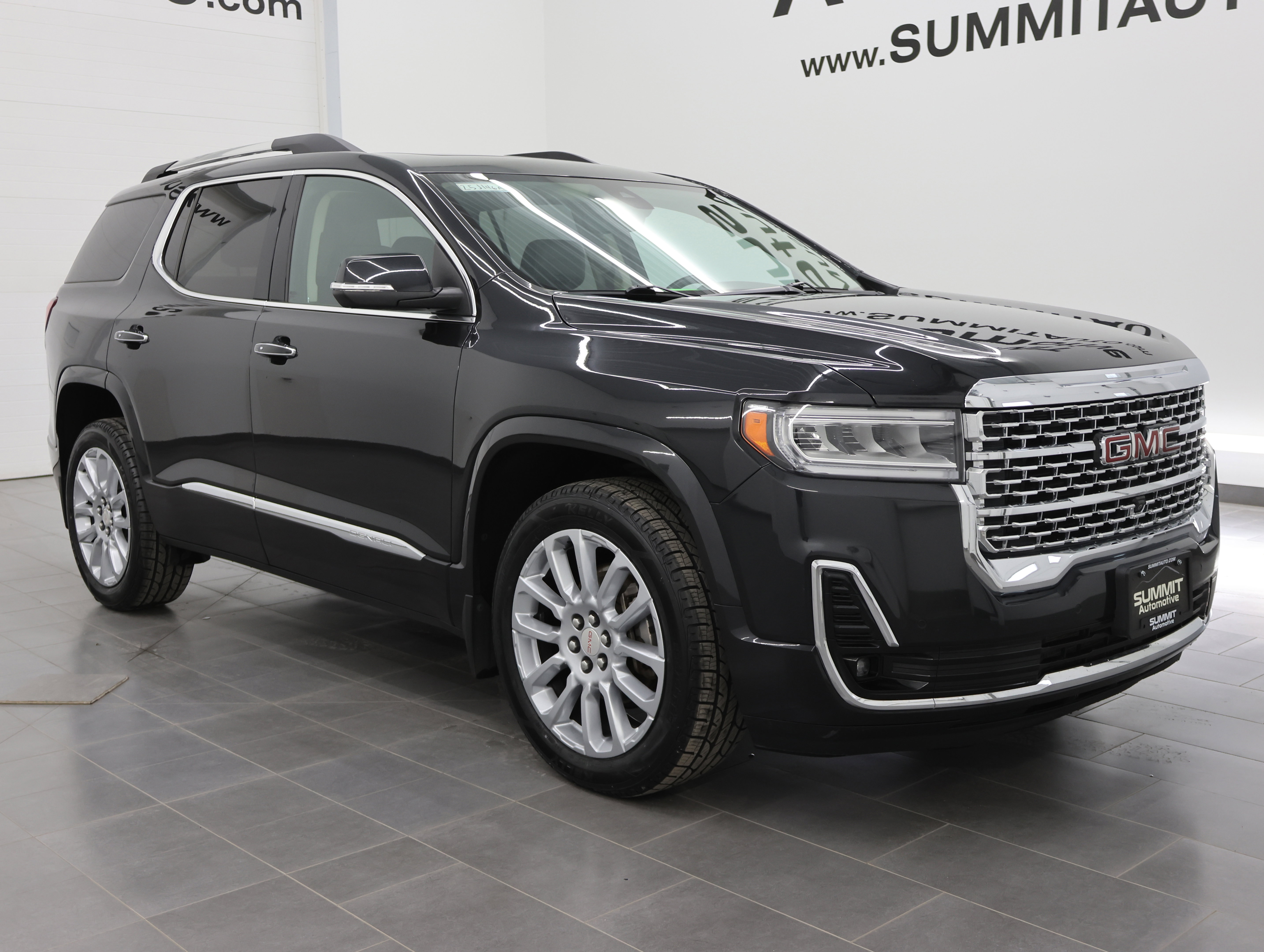 Used 2020 GMC Acadia Denali w/ Trailering Package image 2