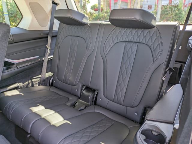 Used 2025 BMW X7 xDrive40i image 15