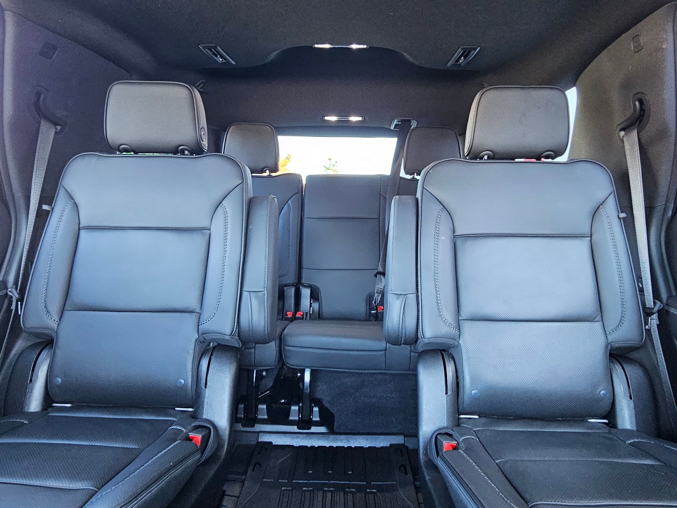 Used 2021 GMC Yukon Denali w/ Denali Premium Package image 25