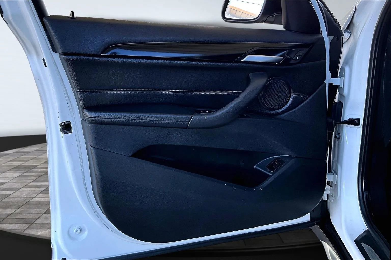 Used 2018 BMW X1 xDrive28i AWD/4WD image 17