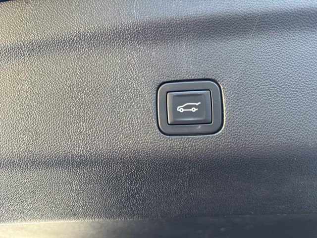 Used 2024 Chevrolet Suburban Premier image 47