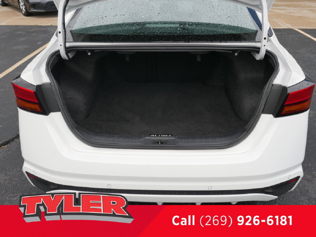 Used 2025 Nissan Altima 2.5 SV FWD image 15