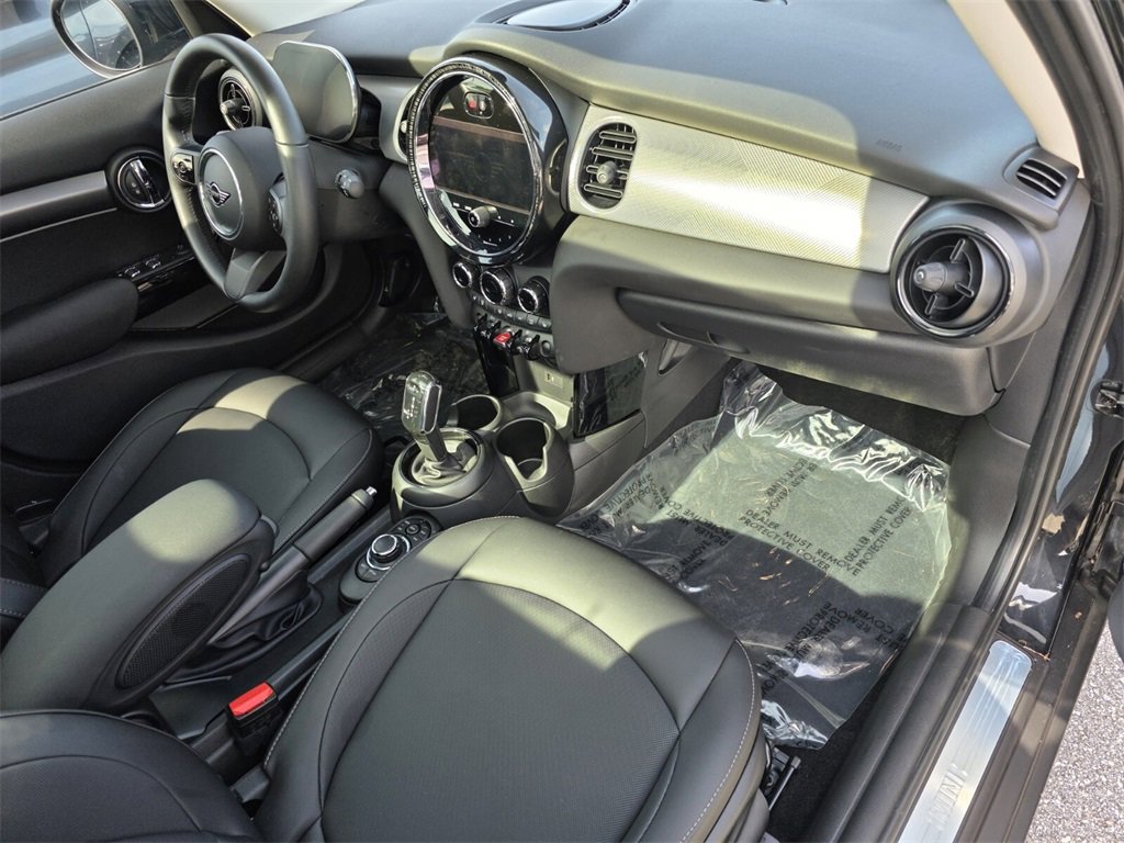Used 2023 MINI Cooper 4-Door Hardtop image 33