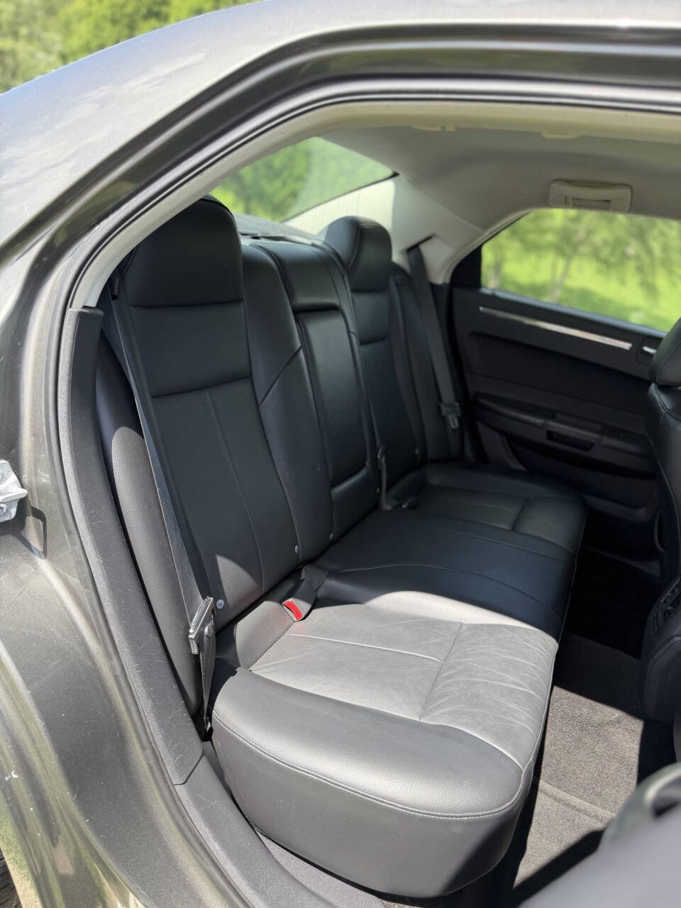 Used 2009 Chrysler 300 Touring RWD image 29