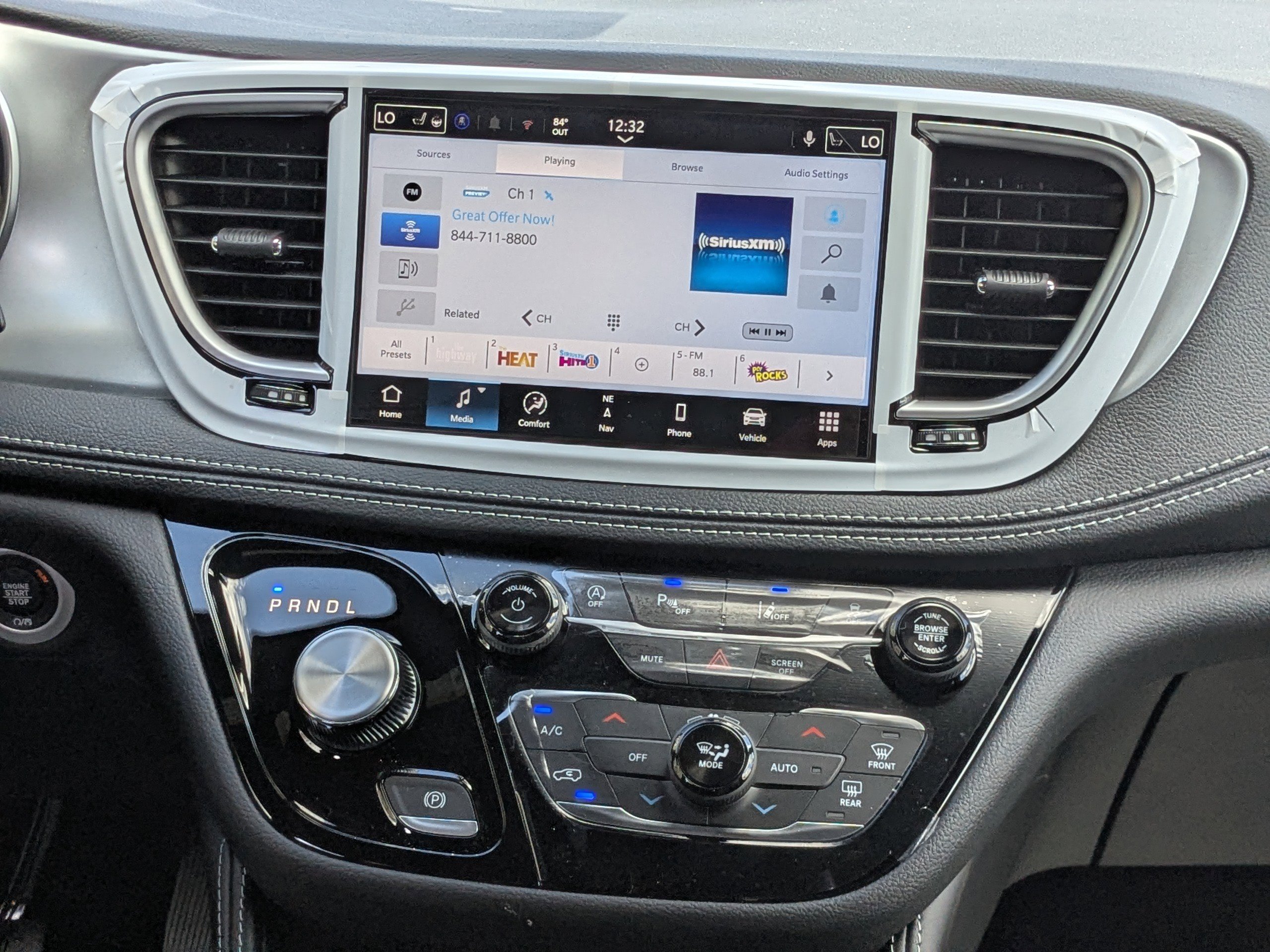 New 2026 Chrysler Pacifica Limited image 17