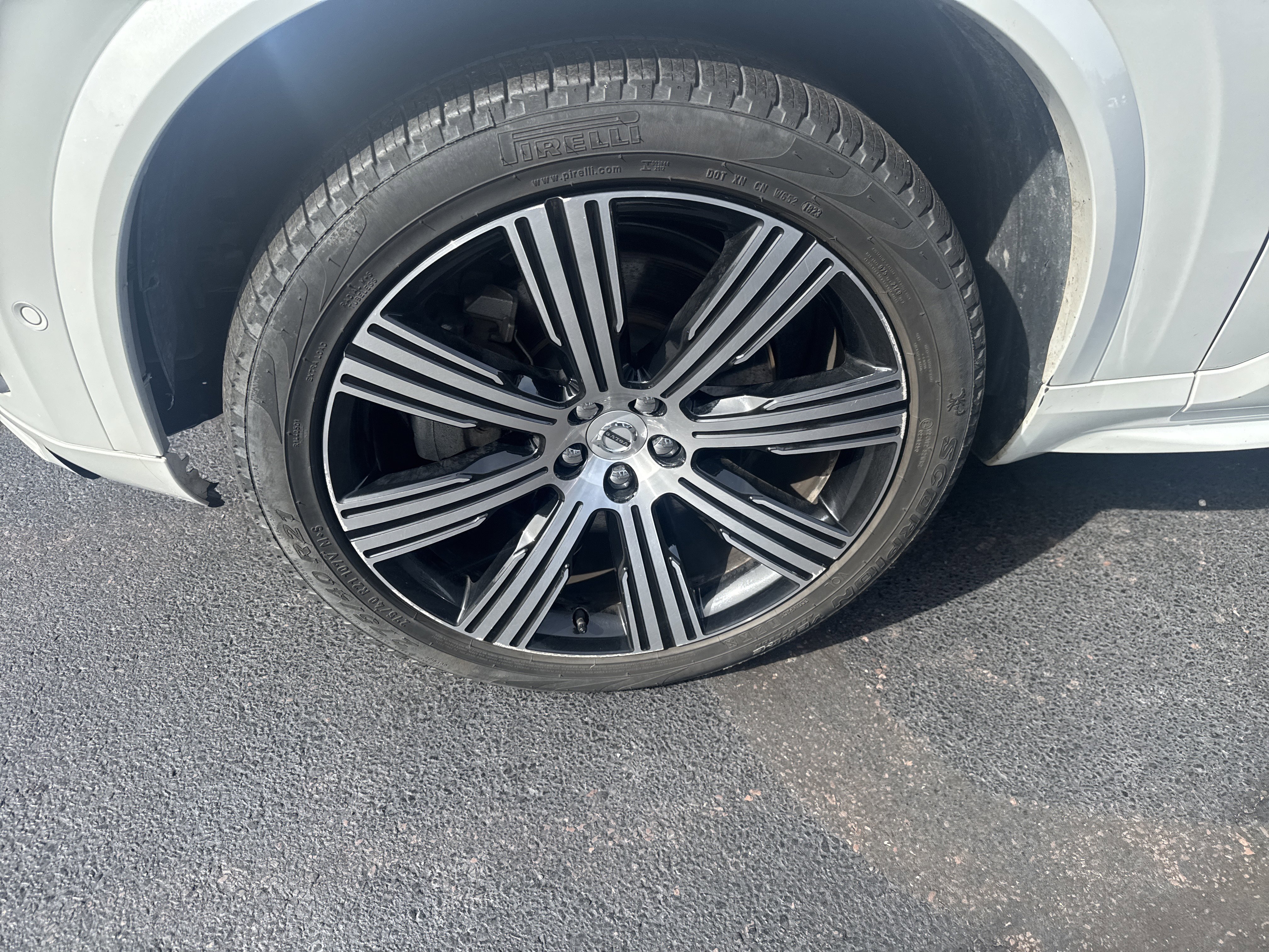 Used 2022 Volvo XC90 T8 Inscription image 11